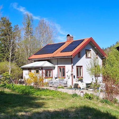 Charmigt Aeldre Hus, Laddbox 22 Kw, 5 Bil-Minuter Till Bad Strömstad Exteriér fotografie